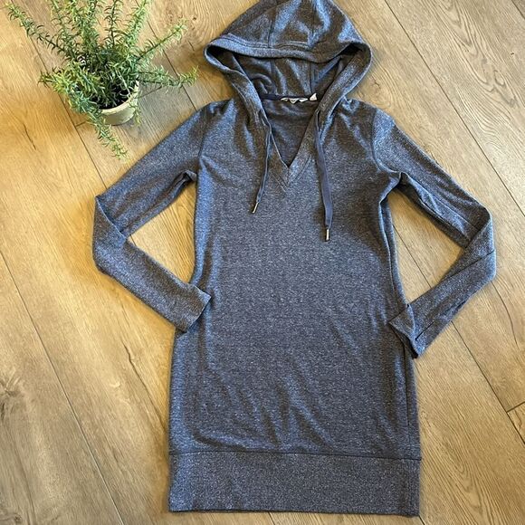 LIKE NEW ATHLETA BLISS HOODIE DRESS IN BLUE GRAY SIZE XS - Picture 2 of 8